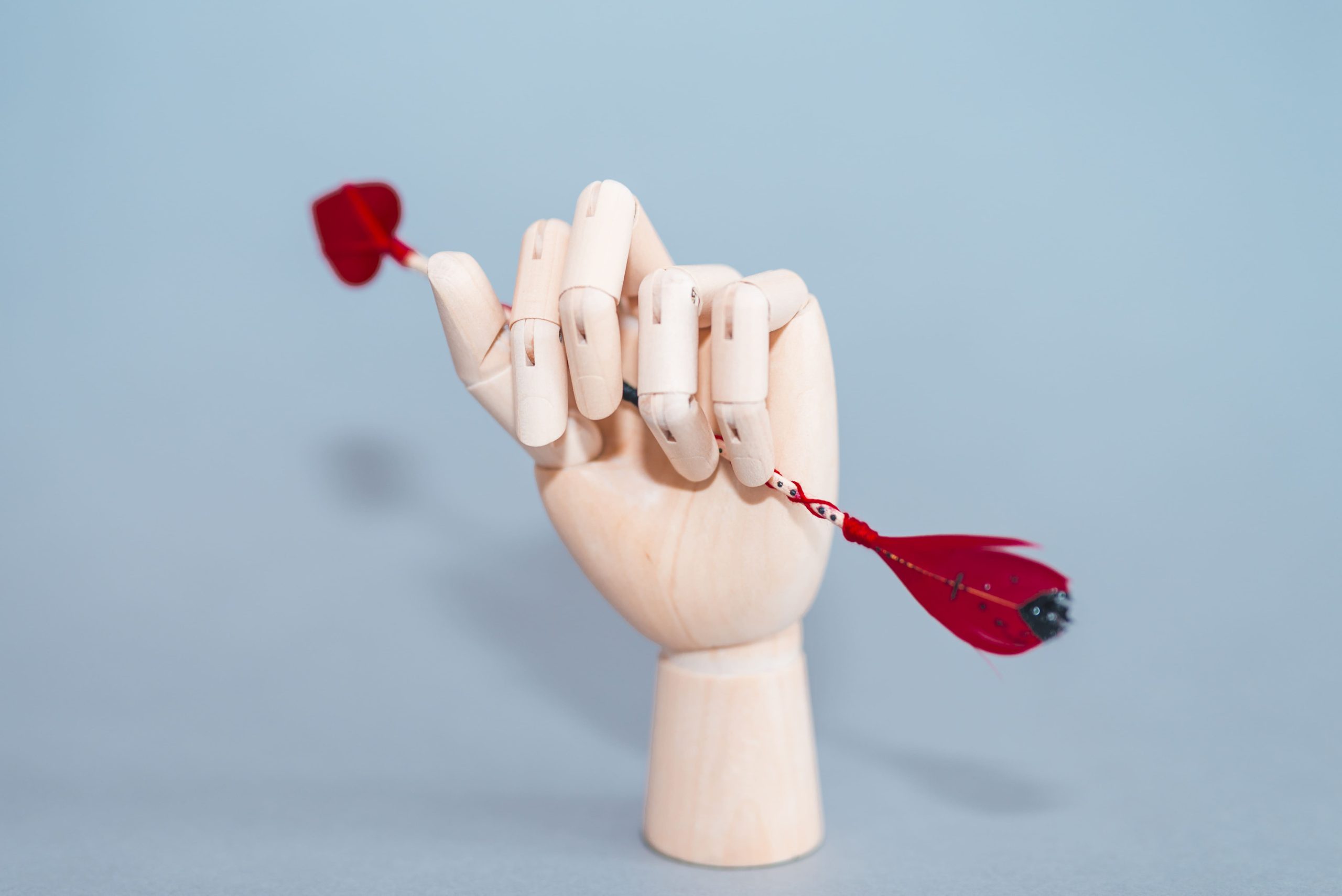 Cinta dalam Perspektif Filsafat: Plato dan Nietzsche