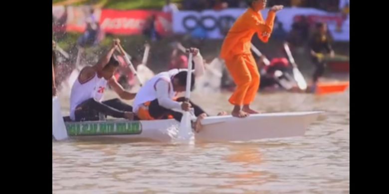 Aura Farming: Kisah Dika, Bocah Penari di Festival Pacu Jalur yang Viral Mendunia