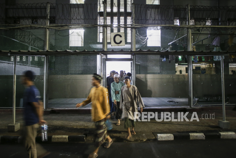 Terbongkar! Napi di Lapas Cipinang Kendalikan Prostitusi Online Anak dari Balik Jeruji