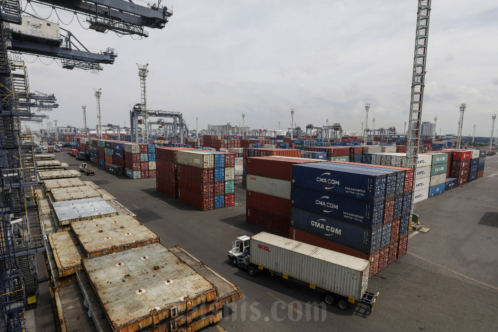 Indef Peringatkan Dampak Tarif Resiprokal Trump: Ekspor-Impor Indonesia Terancam Turun
