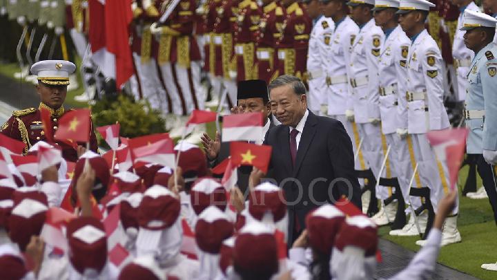 Vietnam Berhentikan Ribuan PNS Demi Efisiensi dan Reformasi Birokrasi