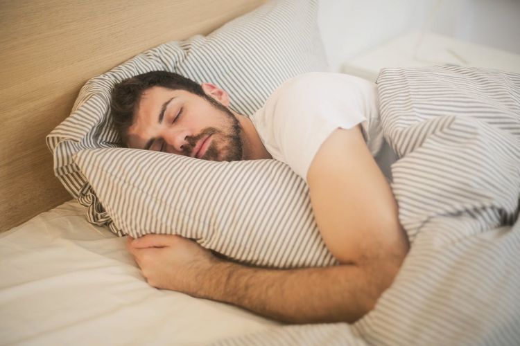 Jika Kamu Sering Mengigau Saat Tidur, 8 Sifat Ini Mungkin Ada Dalam Dirimu