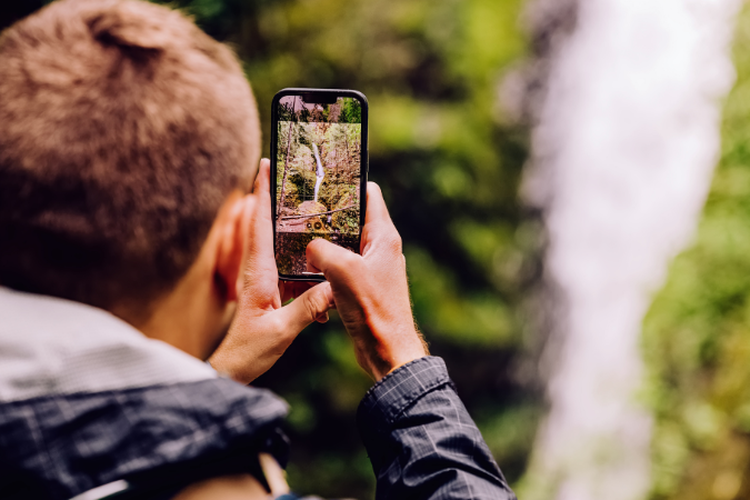 Kebiasaan Foto di Ponsel Bisa Rusak Daya Ingat Anda, Hati-Hati!