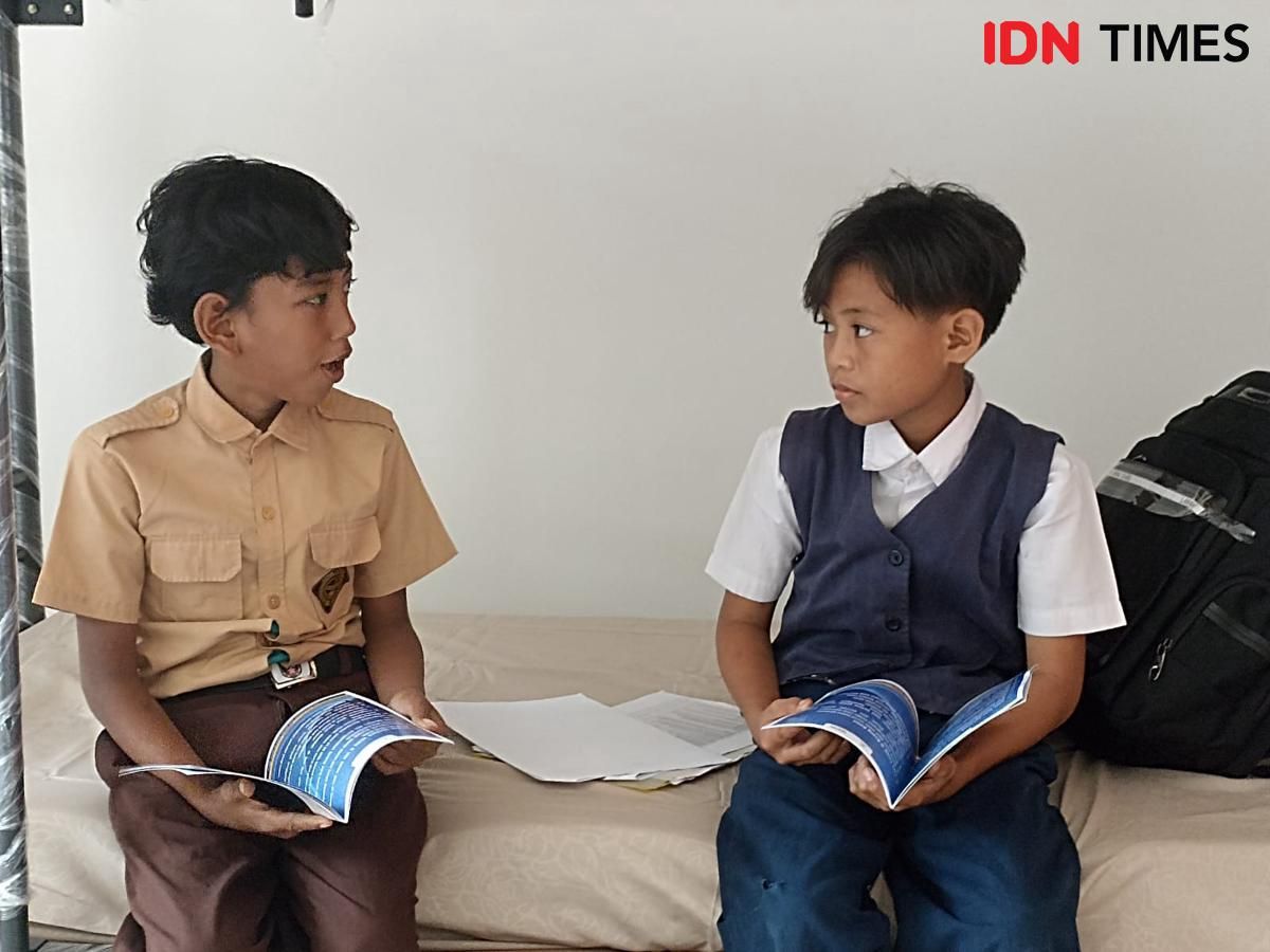 Impian Glensky: Dari Dayung Perahu Menuju Bangku Sekolah Rakyat