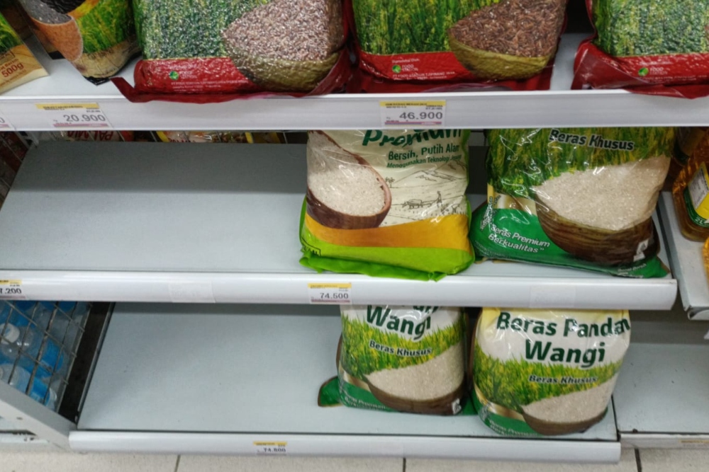 Aprindo Tarik Beras Premium Oplosan dari Ritel: Pasokan Terancam Langka, Produsen Diminta Turunkan Harga